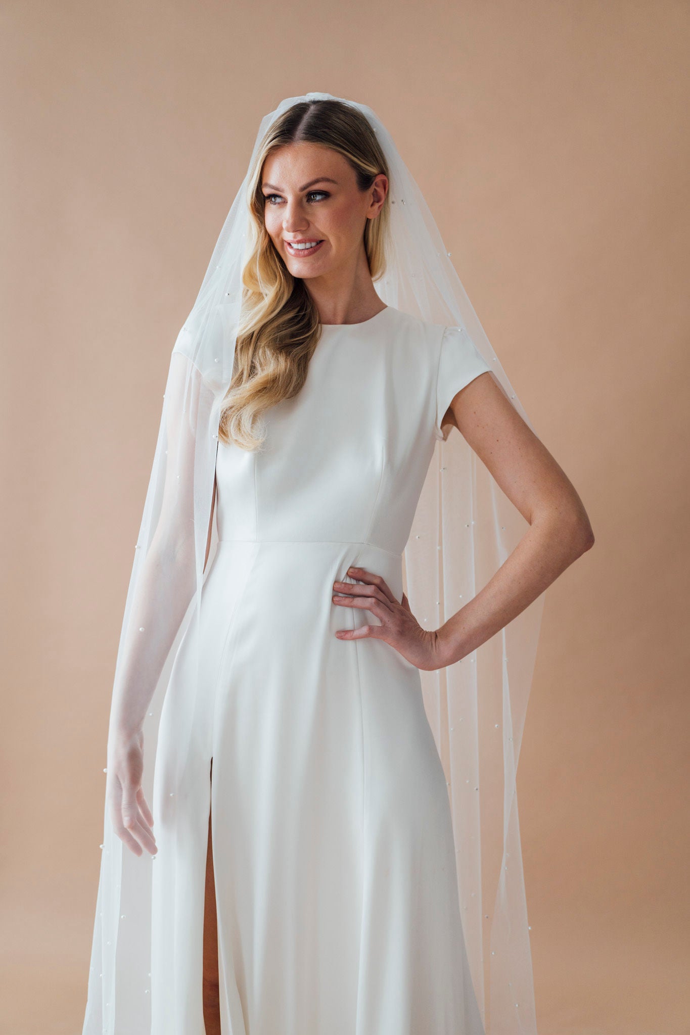 Florence Single Tier Pearl Veil